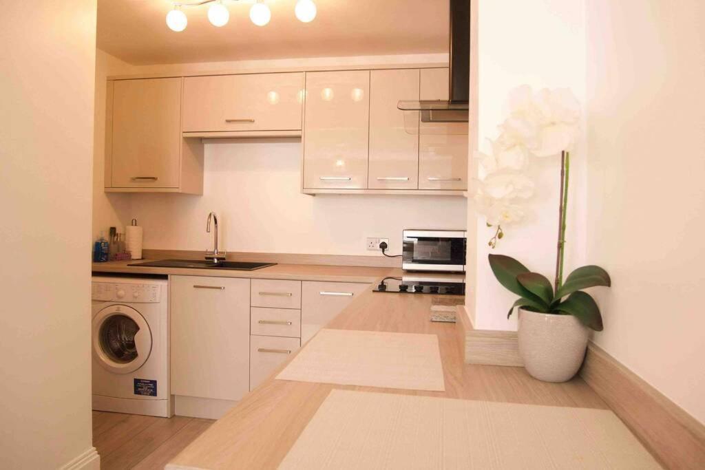 York City Centre, Recently Renovated 2 Bedroom Flat Extérieur photo